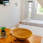 Guest house & Mirakul Vela Luka