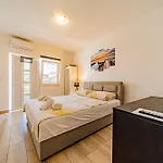 & Mirakul Guest house Vela Luka