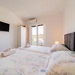& Mirakul 3* Vela Luka