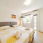 & Mirakul Guest house Vela Luka