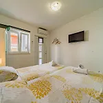 & Mirakul Guest house Vela Luka