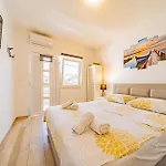 & Mirakul Guest house
