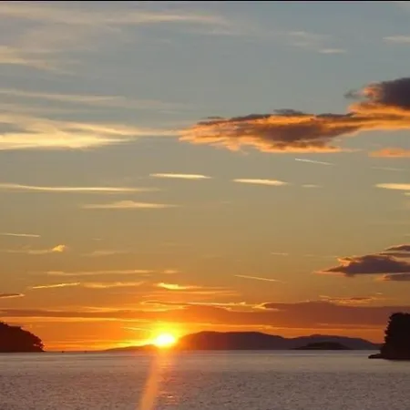 & Mirakul בית הארחה