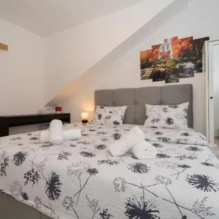 בית הארחה & Mirakul וולה לוקה