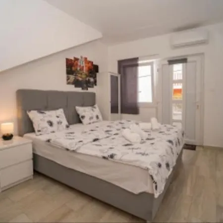 & Mirakul וולה לוקה