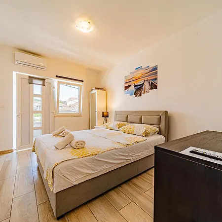 & Mirakul Guest house Vela Luka