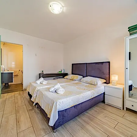 Guest house & Mirakul