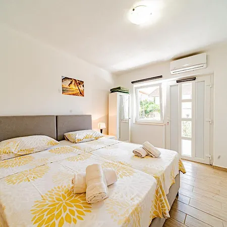 & Mirakul Guest house Vela Luka