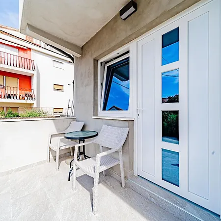 & Mirakul בית הארחה 3*