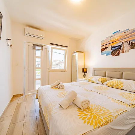 & Mirakul Guest house