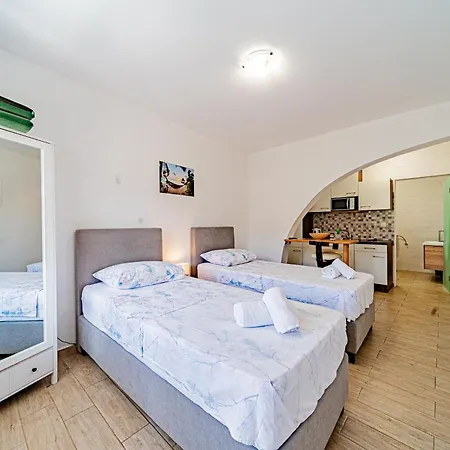 & Mirakul Guest house Vela Luka