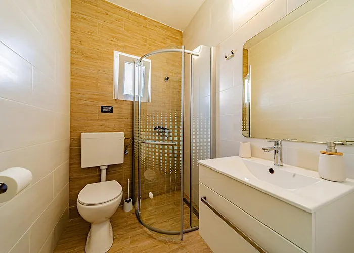 & Mirakul 3* Vela Luka