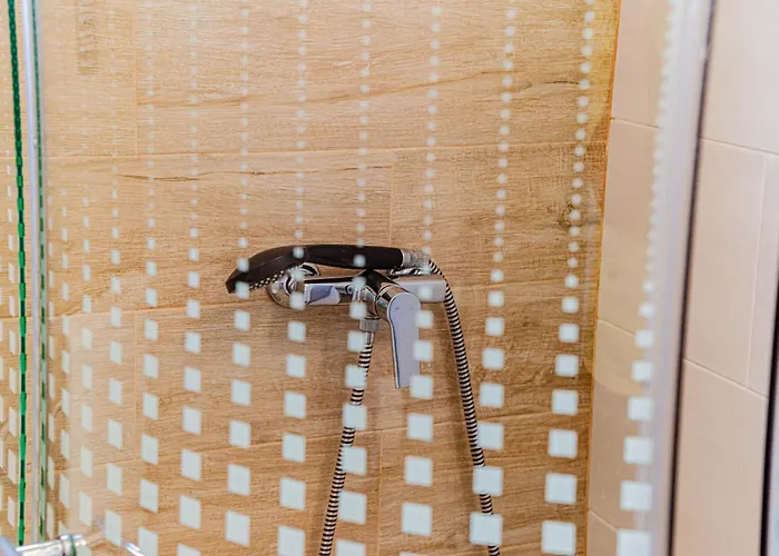 & Mirakul Guest house